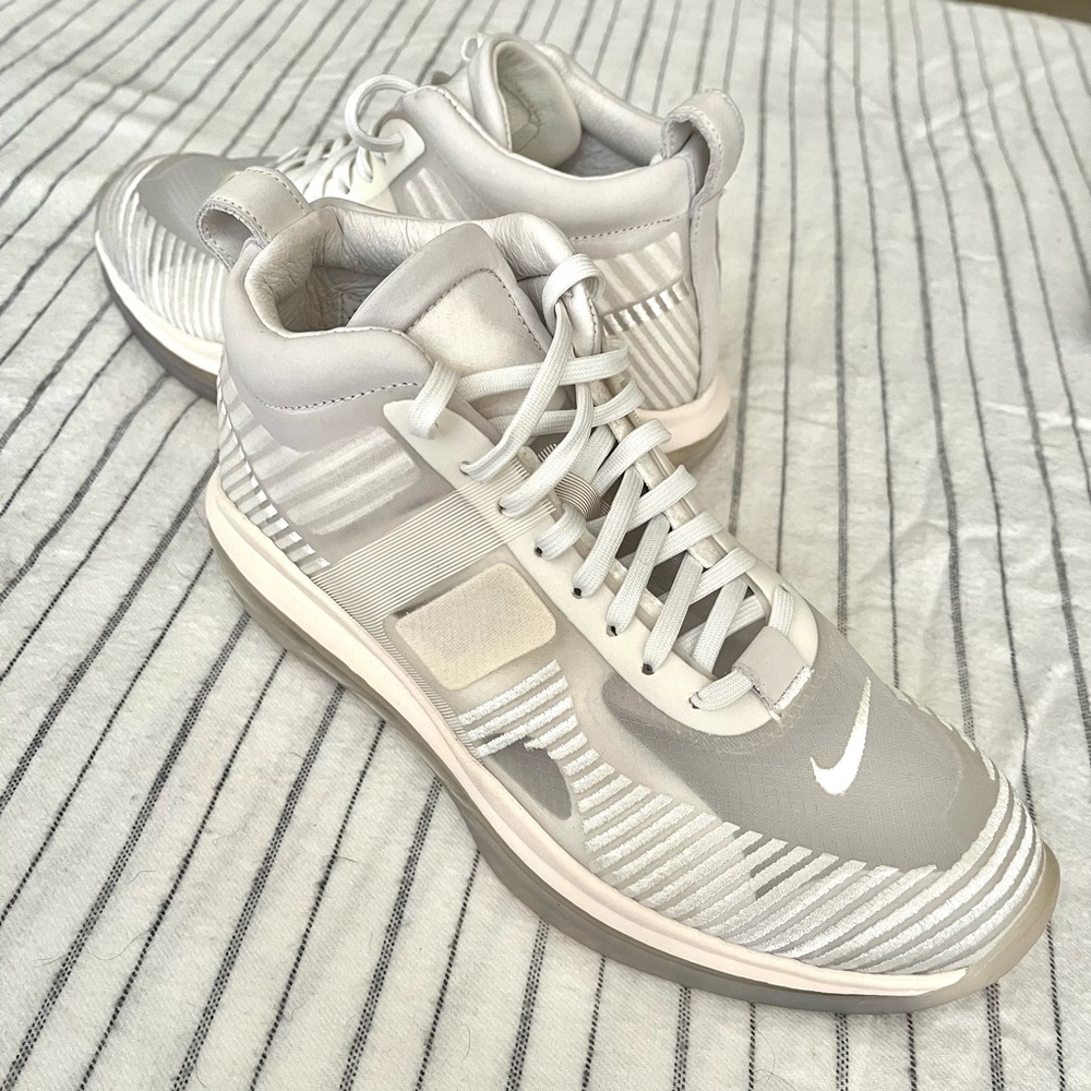 LEBRON x JOHN ELLIOTT ICON QS